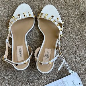 NEW VALENTINO 38.5 (2" heels)